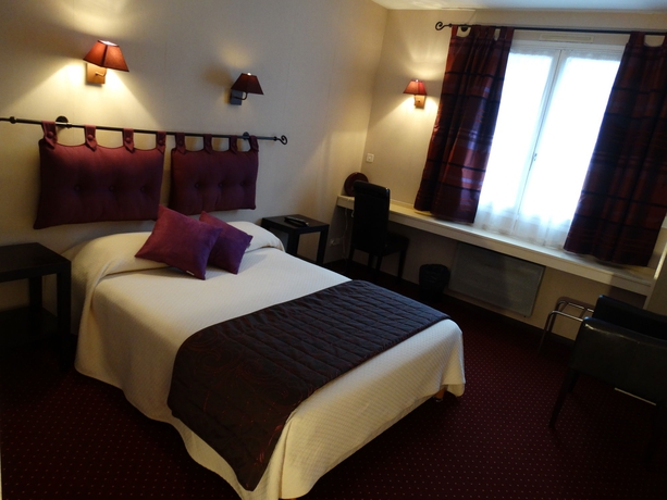 Imagen de la habitación del Hotel Le Castel Fleuri, Tours. Foto 7