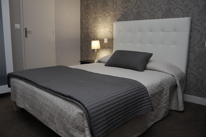 Imagen de la habitación del Hotel Le Castel Fleuri, Tours. Foto 9