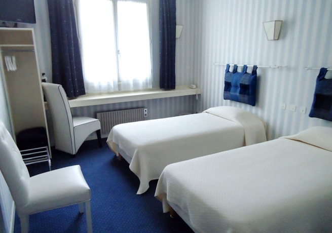 Imagen de la habitación del Hotel Le Castel Fleuri, Tours. Foto 14