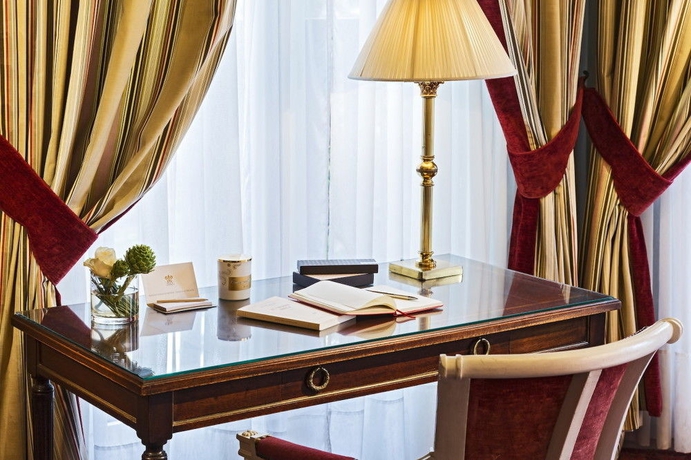 Imagen de la habitación del Hotel Le Castel Marie Louise. Foto 8