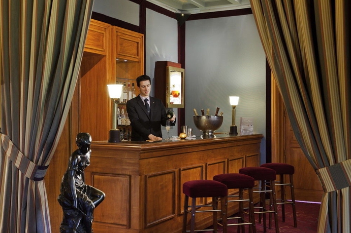 Imagen del bar/restaurante del Hotel Le Castel Marie Louise. Foto 5