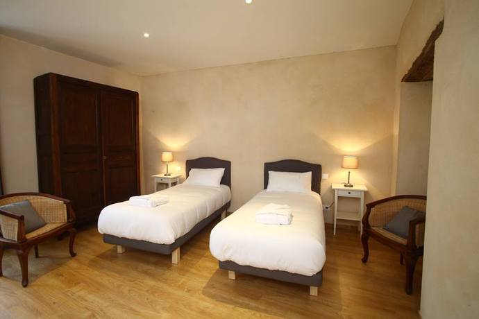 Imagen de la habitación del Hotel Le Castel Pierre. Foto 6