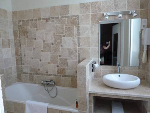 Imagen de la habitación del Hotel Le Castelet Des Alpilles. Foto 15