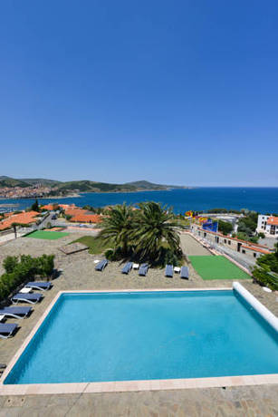 Imagen de la piscina del Hotel Le Catalan, Banyuls Sur Mer. Foto 16