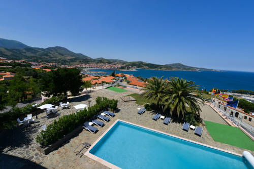 Imagen de la piscina del Hotel Le Catalan, Banyuls Sur Mer. Foto 17