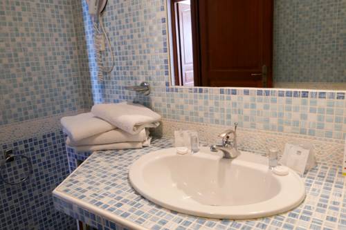 Imagen de la habitación del Hotel Le Catalan. Foto 6