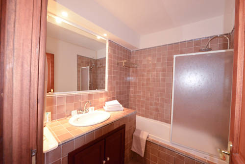 Imagen de la habitación del Hotel Le Catalan. Foto 13