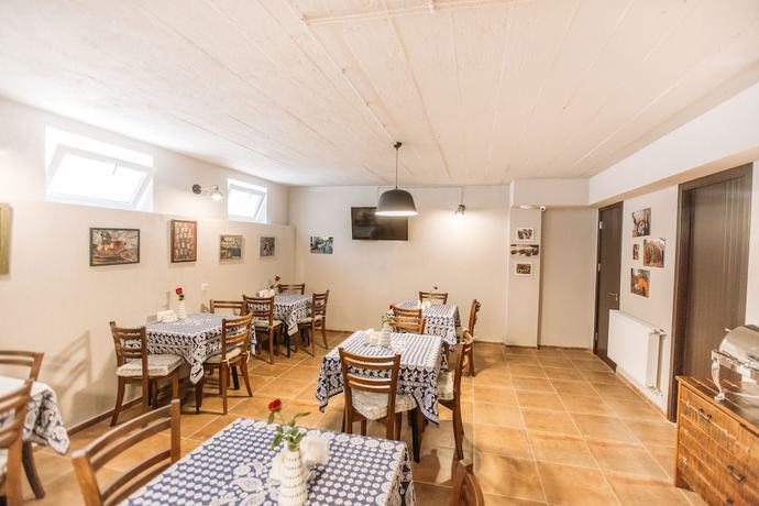 Imagen del bar/restaurante del Hotel Le Caucase. Foto 3