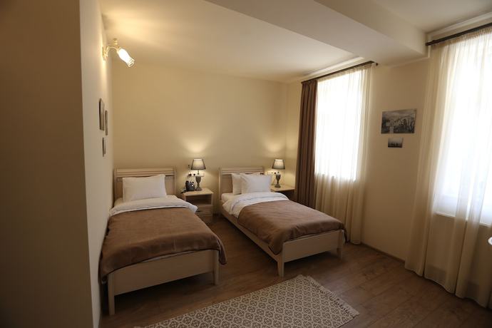 Imagen de la habitación del Hotel Le Caucase. Foto 7