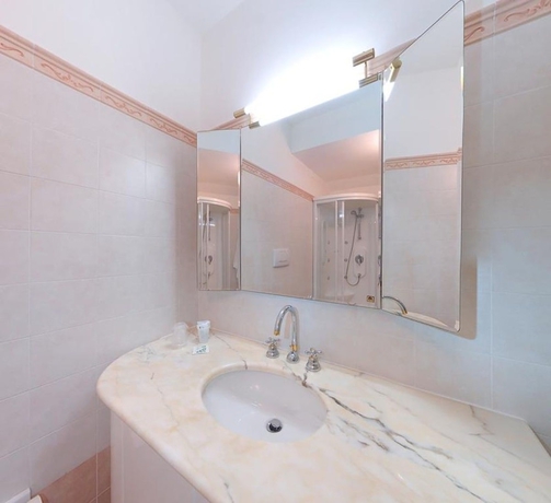 Imagen de la habitación del Hotel Le Cave. Foto 14