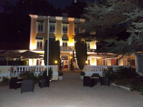 Imagen de la habitación del Hotel Le Cèdre De Soyons. Foto 7