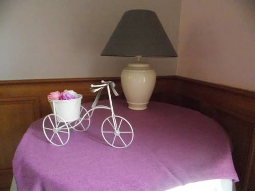 Imagen de la habitación del Hotel Le Cèdre De Soyons. Foto 8