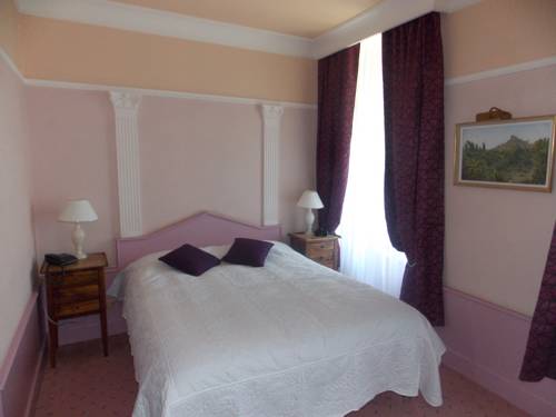 Imagen de la habitación del Hotel Le Cèdre De Soyons. Foto 9