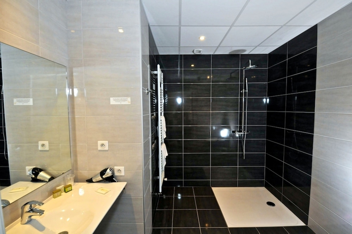 Imagen de la habitación del Hotel Le Central - Restaurant. Foto 14