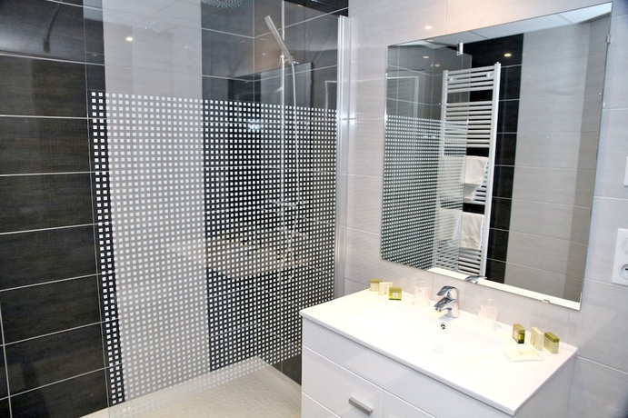 Imagen de la habitación del Hotel Le Central - Restaurant. Foto 15