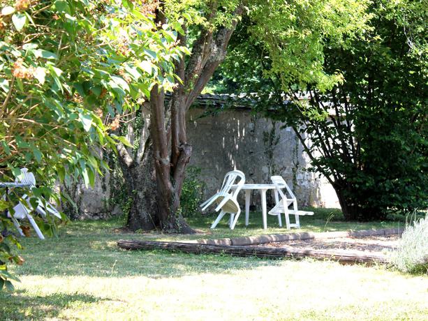 Imagen de los exteriores del Hotel Le Cerf. Foto 10