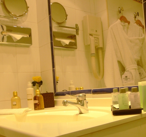 Imagen de la habitación del Hotel Le Cetai Cannes Beach. Foto 5