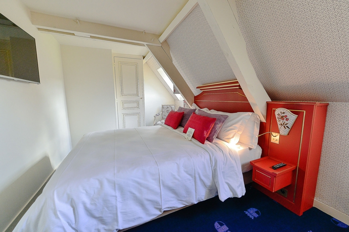 Imagen de la habitación del Hotel Le Ch&acirc;teau D'audrieu. Foto 2