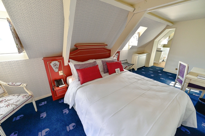 Imagen de la habitación del Hotel Le Ch&acirc;teau D'audrieu. Foto 3