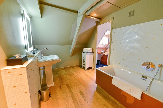 Imagen de la habitación del Hotel Le Ch&acirc;teau D'audrieu. Foto 6