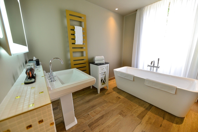 Imagen de la habitación del Hotel Le Ch&acirc;teau D'audrieu. Foto 11