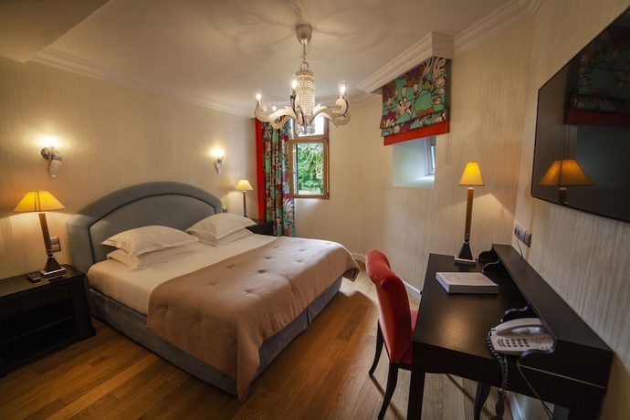 Imagen de la habitación del Hotel Le Château De Beaulieu. Foto 9