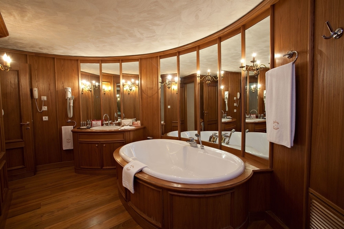 Imagen de la habitación del Hotel Le Ch&acirc;teau De Taulane. Foto 3