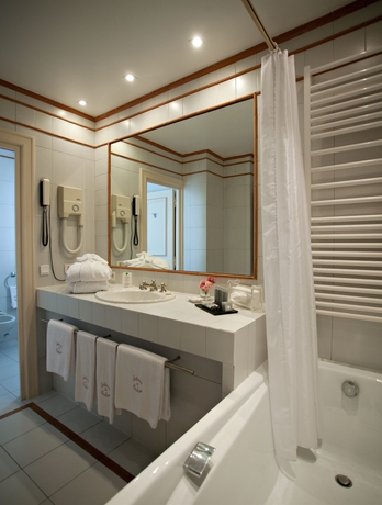 Imagen de la habitación del Hotel Le Ch&acirc;teau De Taulane. Foto 5