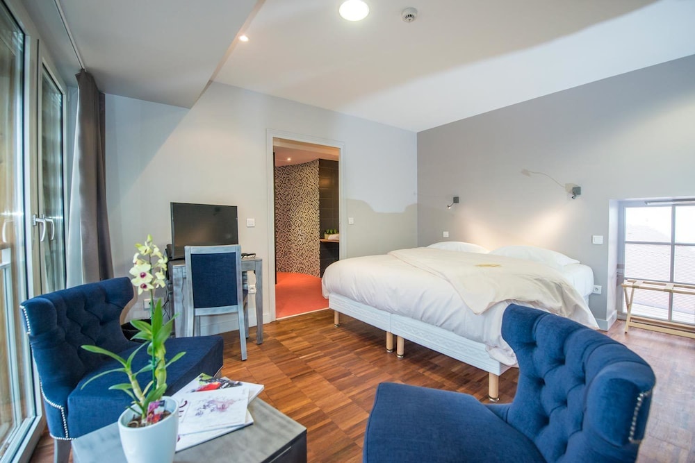 Imagen de la habitación del Hotel Le Château Du Bost. Foto 4