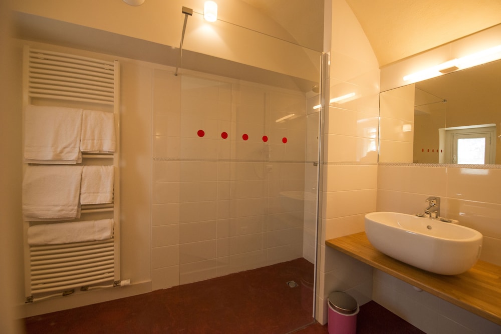 Imagen de la habitación del Hotel Le Château Du Bost. Foto 9