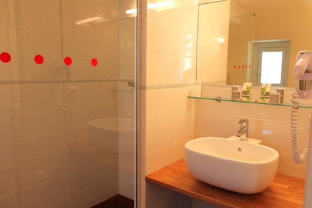 Imagen de la habitación del Hotel Le Château Du Bost. Foto 18