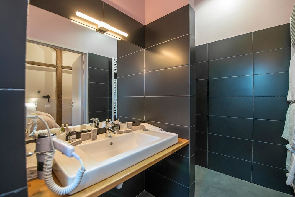 Imagen de la habitación del Hotel Le Château Du Bost. Foto 19