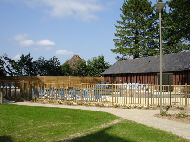 Imagen de los exteriores del Hotel Le Château de Prêtreville. Foto 9