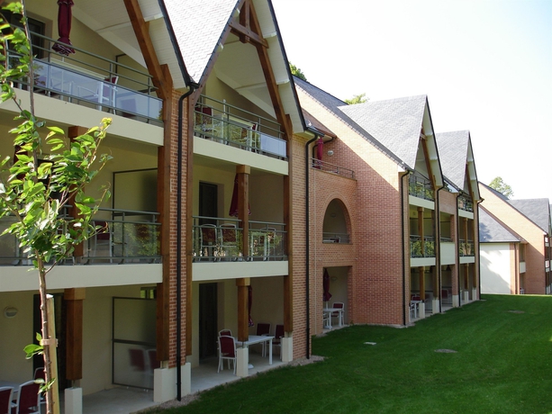 Imagen de los exteriores del Hotel Le Château de Prêtreville. Foto 10