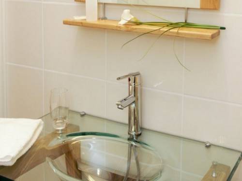 Imagen de la habitación del Hotel Le Chagny. Foto 6