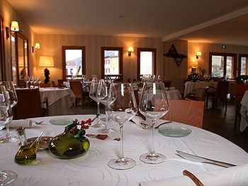 Imagen del bar/restaurante del Hotel Le Chalet, Ax 3 Domaines. Foto 2