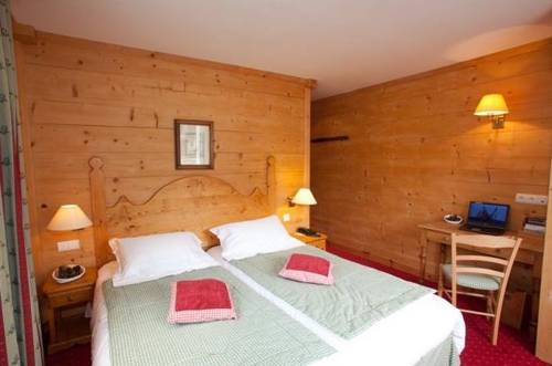 Imagen de la habitación del Hotel Le Chalet D'auron. Foto 16