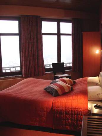 Imagen de la habitación del Hotel Le Chalet, La Roche-en-Ardenne. Foto 9