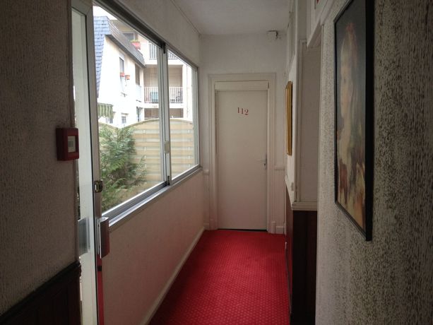 Imagen de los interiores del Hotel Le Chalet Saint Louis. Foto 12