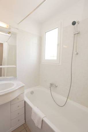 Imagen de la habitación del Hotel Le Champ D'eysson. Foto 6