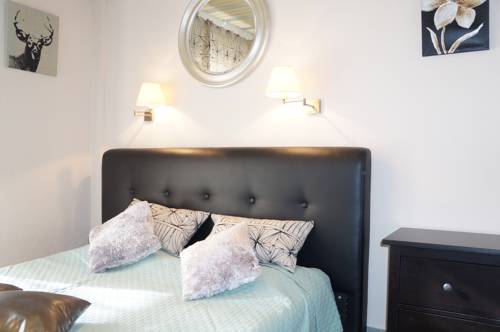 Imagen de la habitación del Hotel Le Champ D'eysson. Foto 11