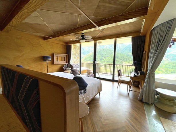 Imagen general del Hotel Le Champ Tu Le Resort. Foto 6