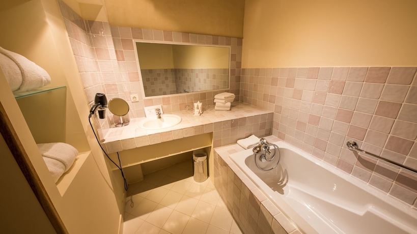 Imagen de la habitación del Hotel Le Champ des Oiseaux. Foto 18