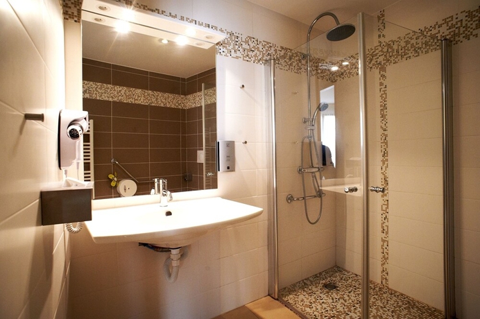 Imagen de la habitación del Hotel Le Champalud. Foto 11