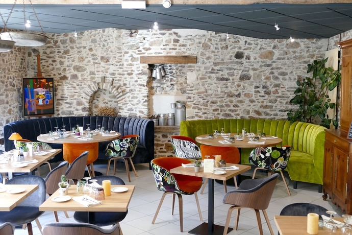 Imagen del bar/restaurante del Hotel Le Champalud. Foto 4
