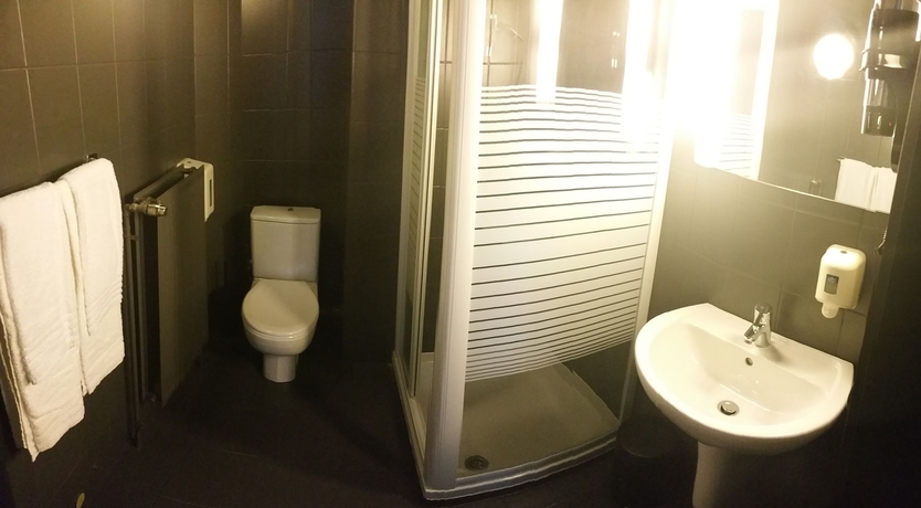 Imagen de la habitación del Hotel Le Chantecler. Foto 8