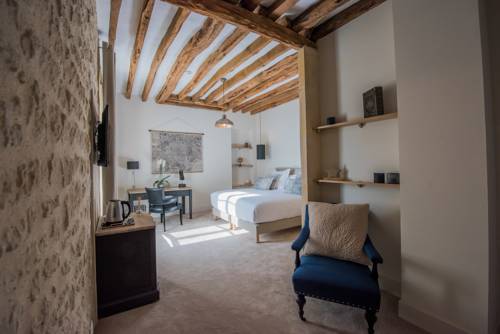 Imagen de la habitación del Hotel Le Chantilly, Chantilly. Foto 9