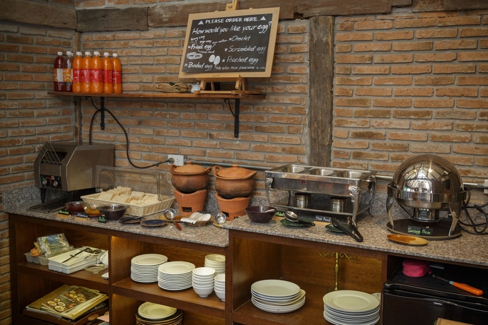 Imagen del bar/restaurante del Hotel Le Charcoa. Foto 4