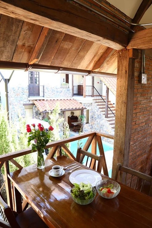 Imagen del bar/restaurante del Hotel Le Charcoa. Foto 6