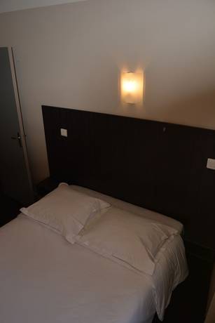 Imagen de la habitación del Hotel Le Charleston, RODEZ. Foto 10